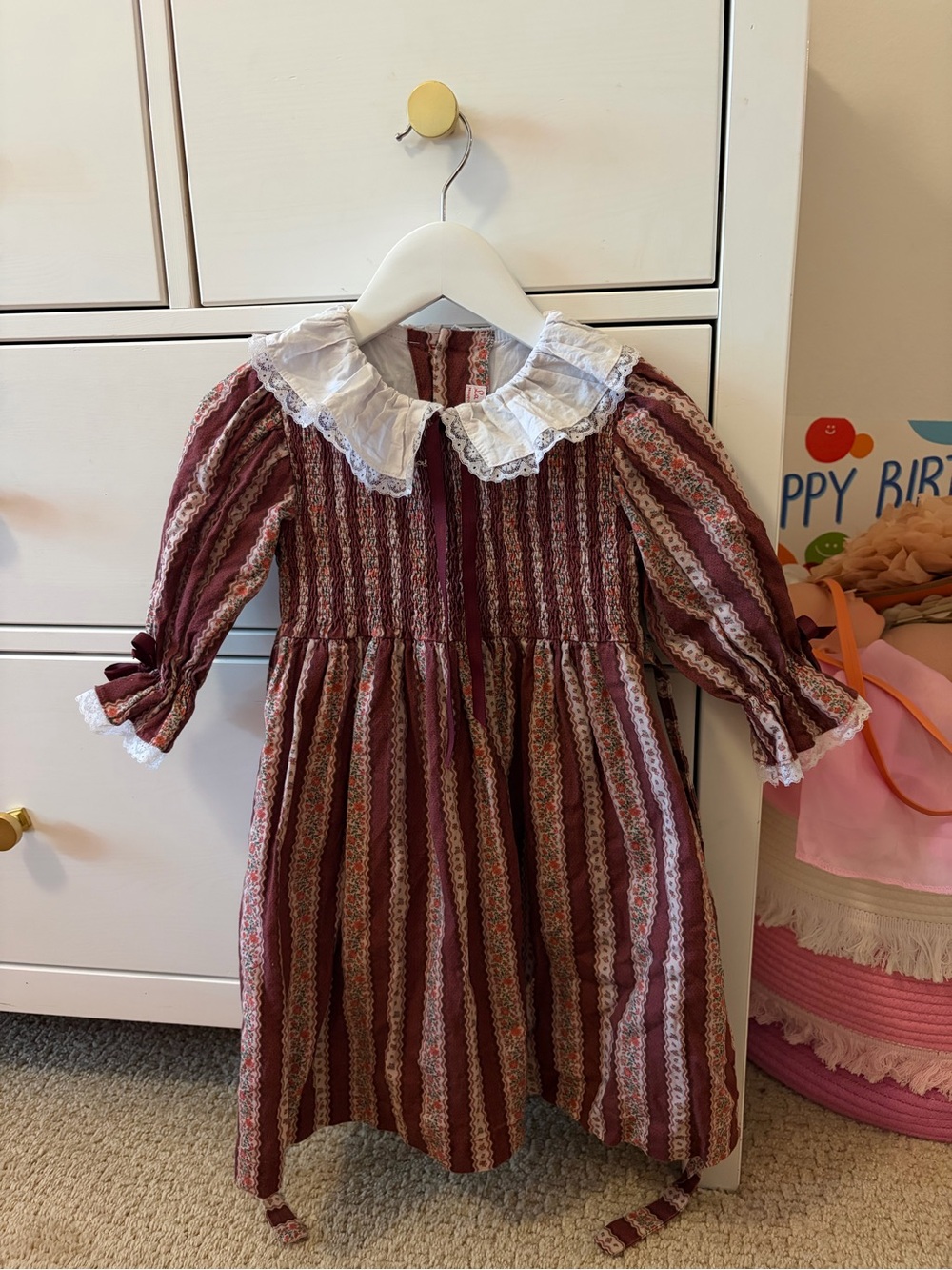 - La Coqueta Girls Size 5 Maroon Floral Smocked Dress Made in Spain